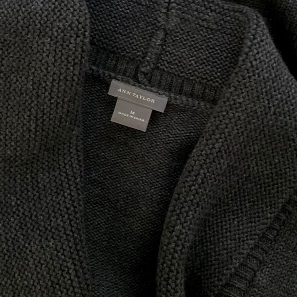 Charcoal Gray ANN TAYLOR 100% Merino Wool Cardigan Sweater M - Picture 4 of 5